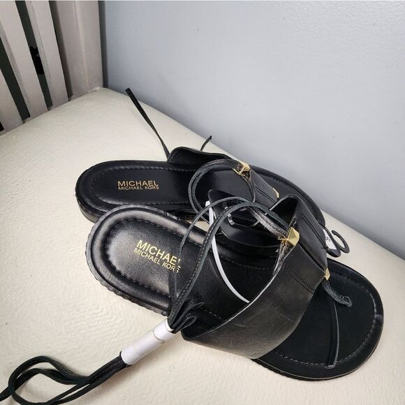 Woman's Sandals MICHAEL Michael Kors  Thong Size 8 NWT - Picture 4 of 4